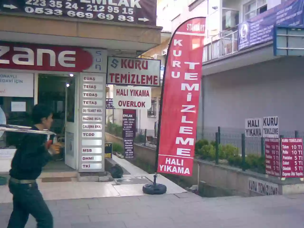 Kuru Temizlemeci Yelken Bayrak Örnekleri