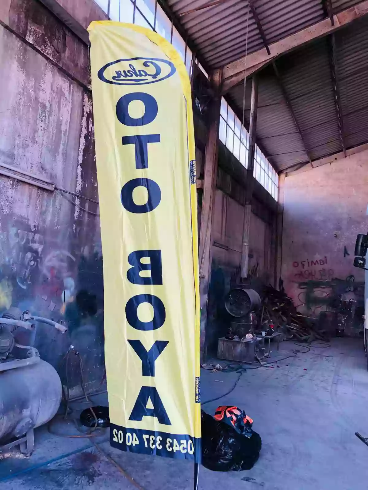 oto-boyaci-yelken-bayragi