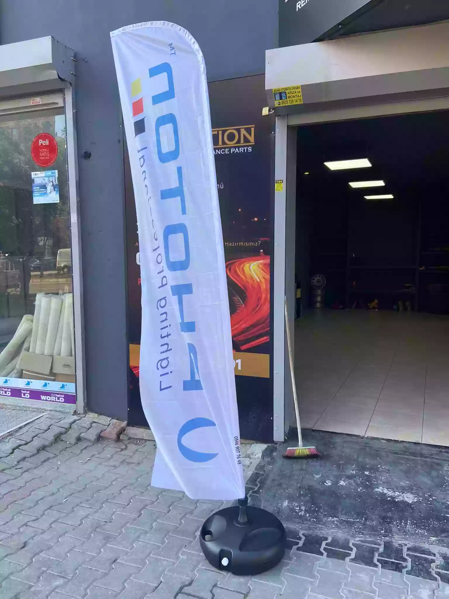 oto-dis-aksesuar-yelken-bayragi