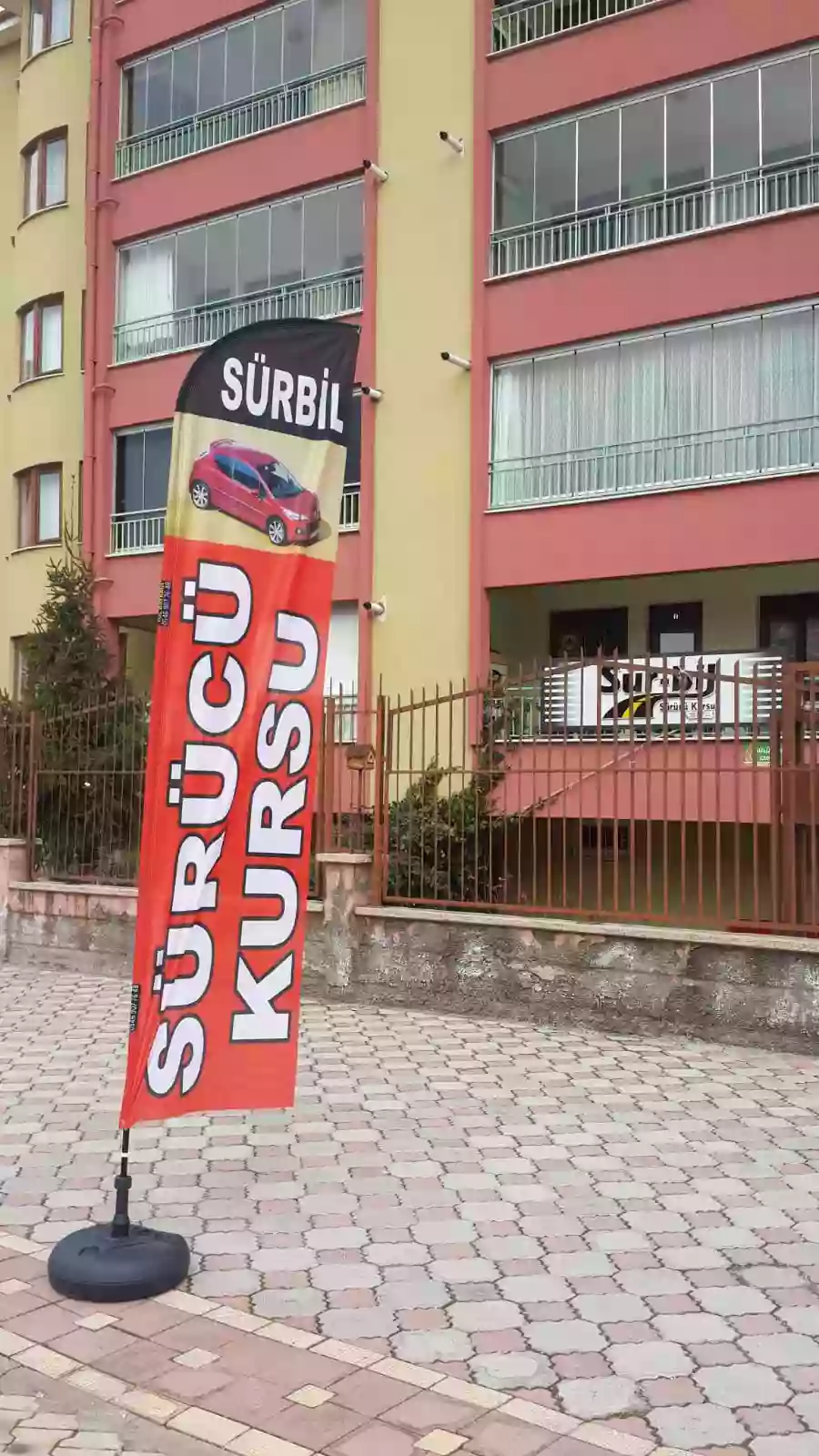 surucu-kursu-yelken-bayragi