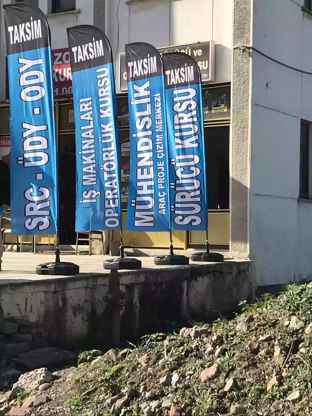 Sürücü Kursu Yelken Bayrak Örnekleri